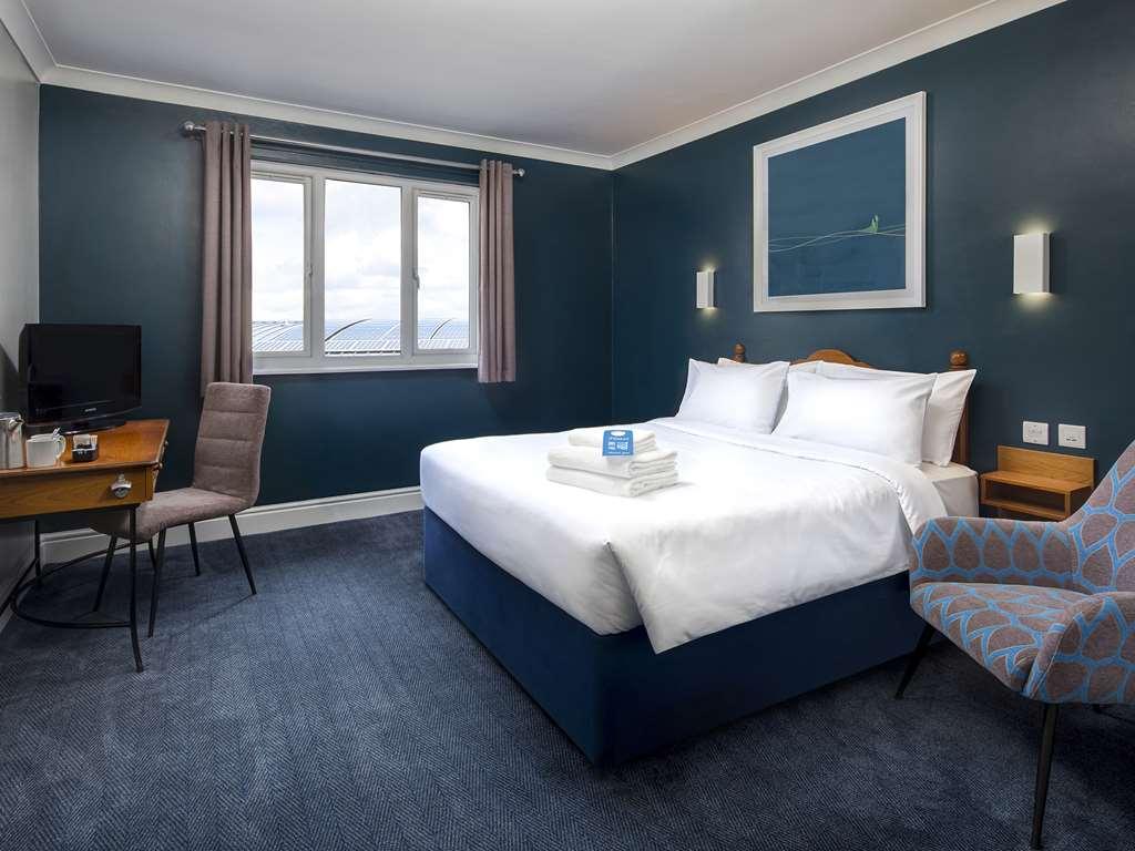Travelodge Chester Warrington Road الغرفة الصورة